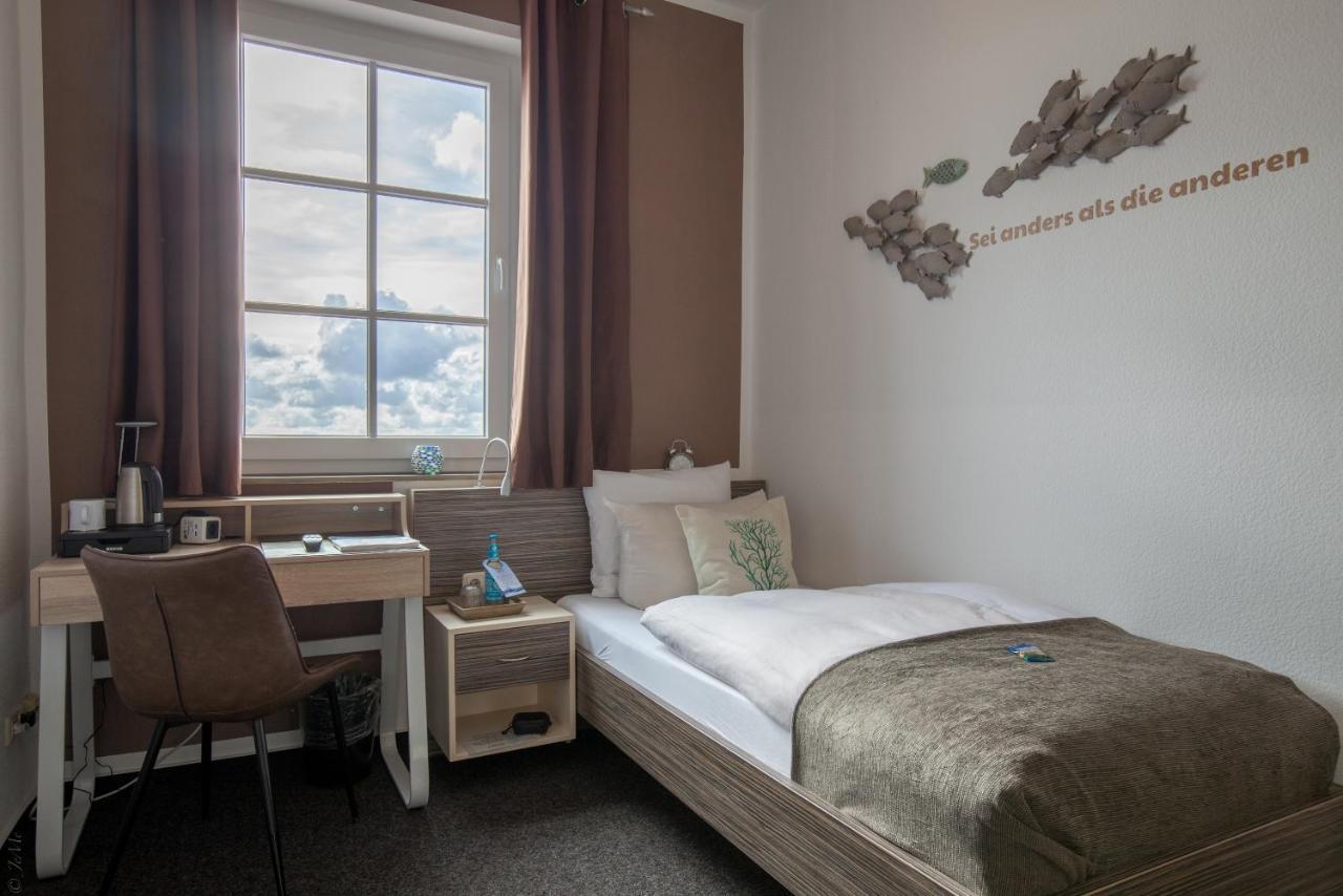 Akzent Strandhotels Seestern, Delphin & Lachs Wilhelmshaven Bagian luar foto